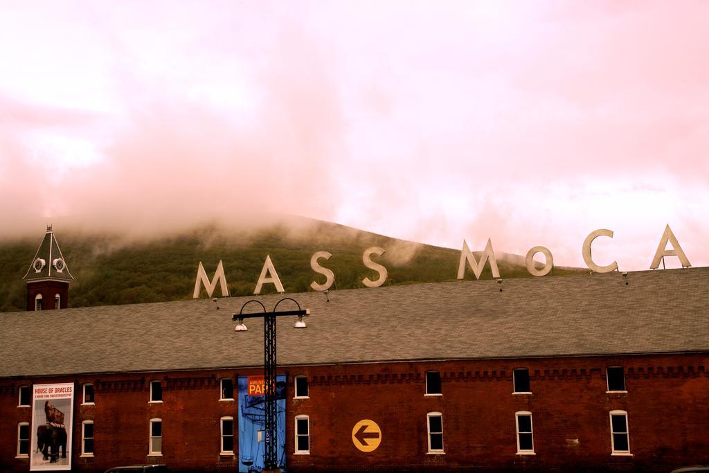 The Porches Inn At Mass Moca North Adams Exteriör bild